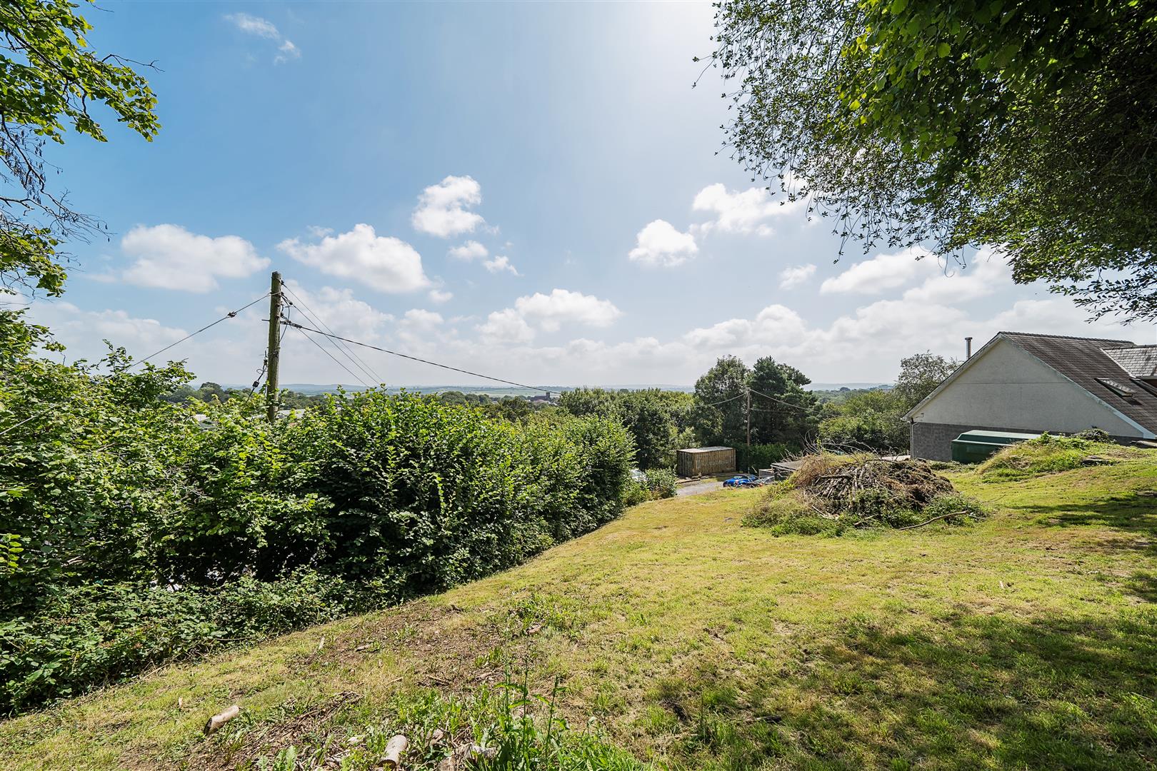 Yr Allt, Llangennech, Llanelli, SA14 8YU